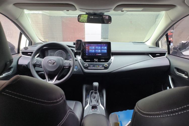 Used Toyota Corolla 2021 Dual-Motor 1.8L E-CVT Elite Edition Center Console