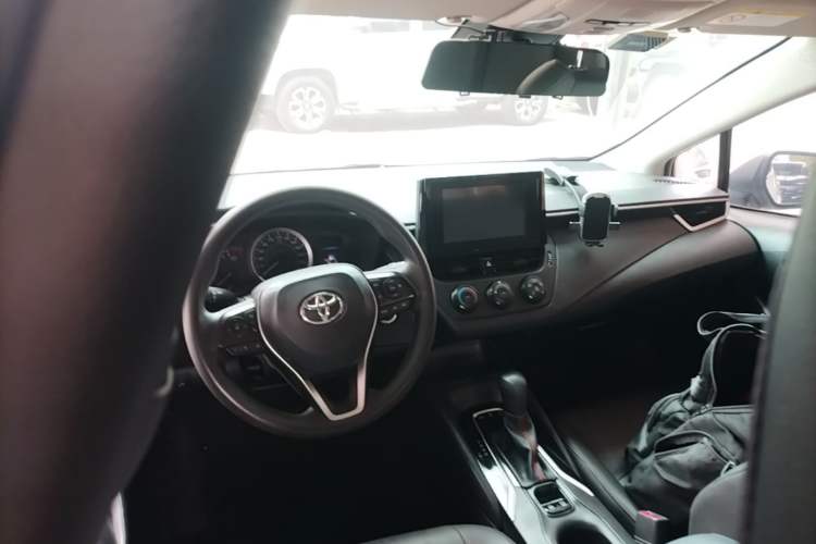 Used Toyota Corolla 2021 1.2T S-CVT Pioneer PLUS Edition Center Console