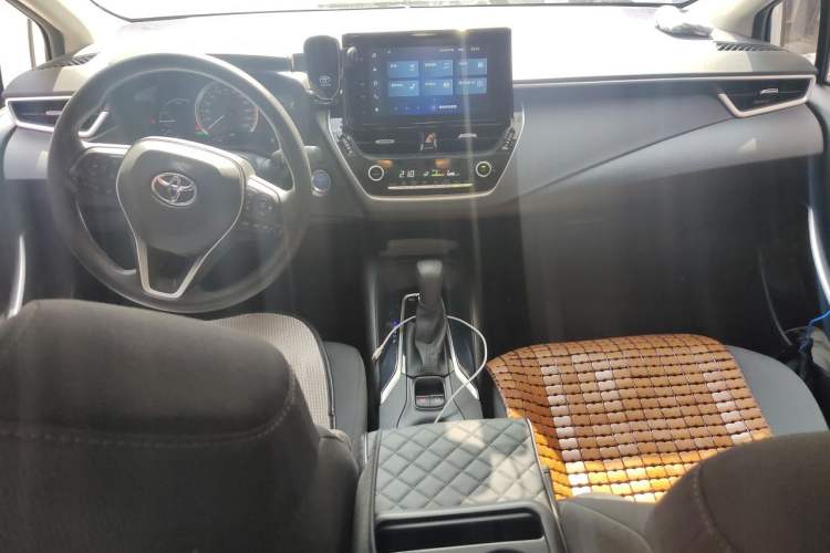 Used Toyota Corolla 2021 Dual-Motor 1.8L E-CVT Elite Edition Center Console