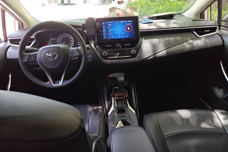 Used Toyota Corolla 2021 Dual-Motor 1.8L E-CVT Elite Edition Center Console