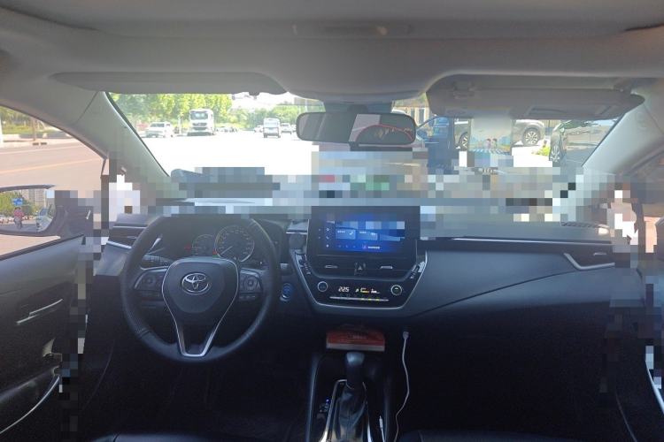 Used Toyota Corolla 2021 Dual-Motor 1.8L E-CVT Elite Edition Center Console
