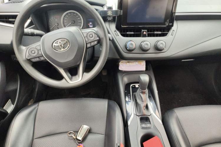 Used Toyota Corolla 2021 1.2T S-CVT Pioneer Edition Center Console