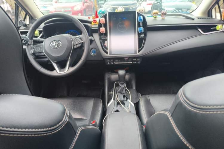 Used Toyota Corolla 2021 Dual-Motor 1.8L E-CVT Flagship Edition Center Console