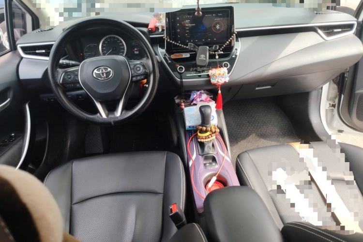 Used Toyota Corolla 2021 Dual-Motor 1.8L E-CVT Elite Edition Center Console