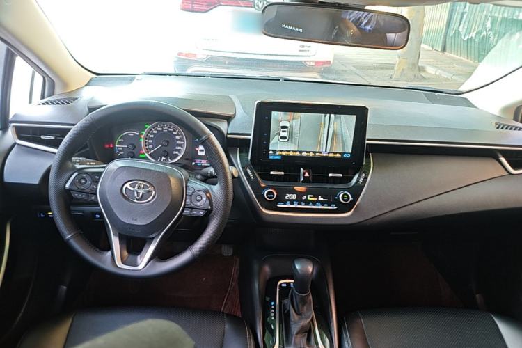 Used Toyota Corolla 2021 Dual-Motor 1.8L E-CVT Elite Edition Center Console