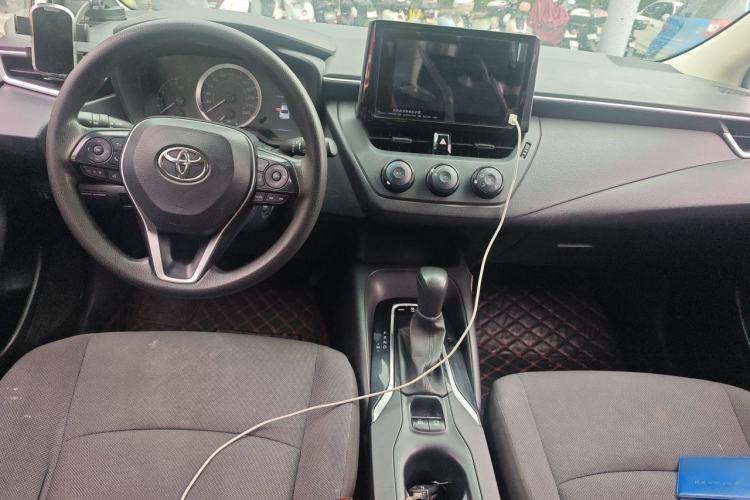 Used Toyota Corolla 2021 1.2T S-CVT Pioneer Edition Center Console