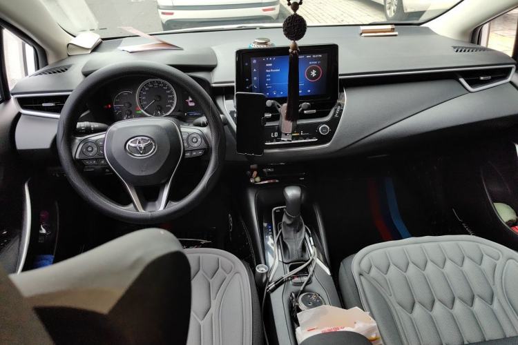Used Toyota Corolla 2021 Dual-Motor 1.8L E-CVT Elite Edition Center Console