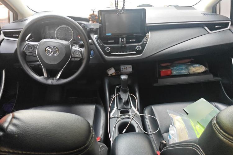 Used Toyota Corolla 2021 Dual-Motor 1.8L E-CVT Elite Edition Center Console