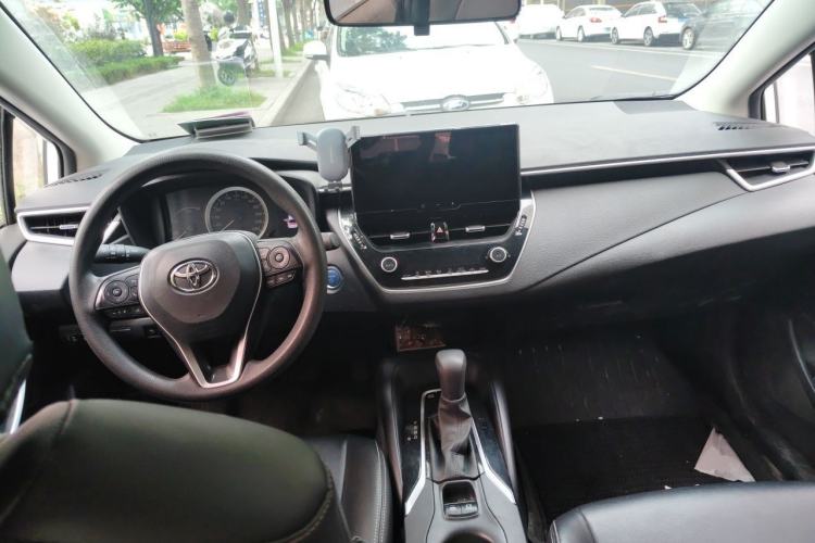 Used Toyota Corolla 2021 Dual-Motor 1.8L E-CVT Elite Edition Center Console