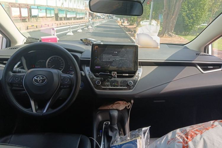 Used Toyota Corolla 2021 Dual-Motor 1.8L E-CVT Elite Edition Center Console