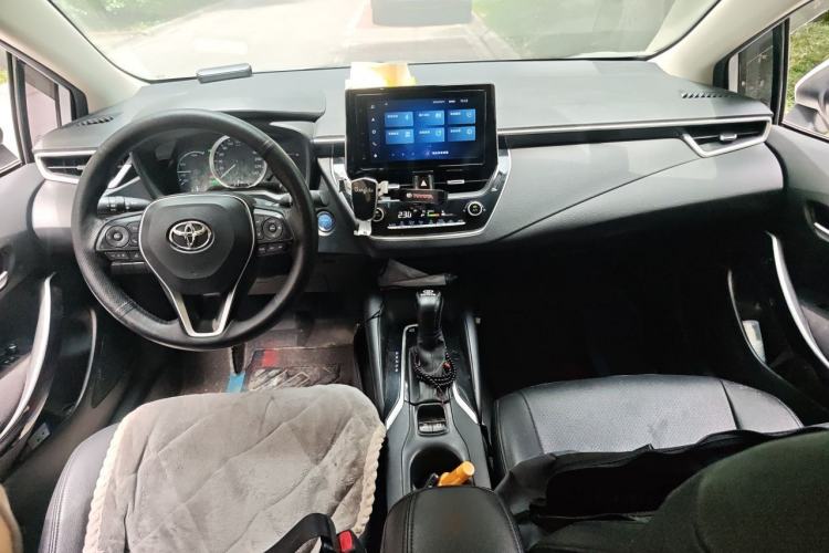 Used Toyota Corolla 2021 Dual-Motor 1.8L E-CVT Elite Edition Center Console