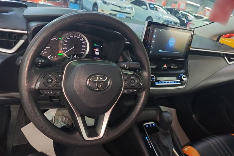 Used Toyota Corolla 2021 Dual-Motor 1.8L E-CVT Elite Edition Center Console