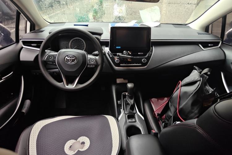 Used Toyota Corolla 2021 Dual-Motor 1.8L E-CVT Elite Edition Center Console