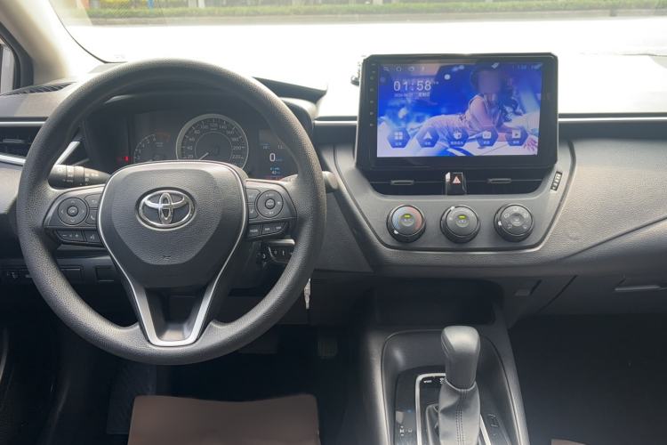 Used Toyota Corolla 2021 1.2T S-CVT Pioneer Edition Center Console