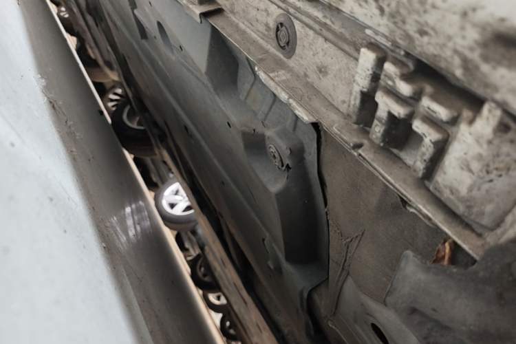 Used Toyota Corolla 2021 Dual-Engine 1.8L E-CVT Pioneer Edition Chassis Front Right