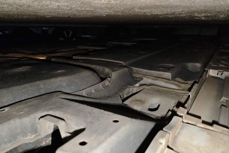Used Toyota Corolla 2021 Dual-Motor 1.8L E-CVT Elite Edition Chassis Rear Left