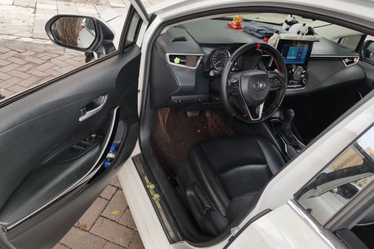 Used Toyota Corolla 2021 Dual-Motor 1.8L E-CVT Elite Edition Driver Seat