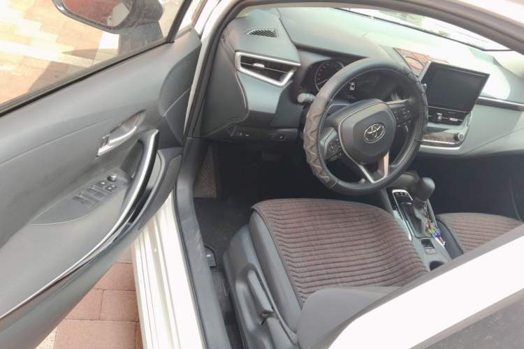 Used Toyota Corolla 2021 Dual-Motor 1.8L E-CVT Elite Edition Driver Seat