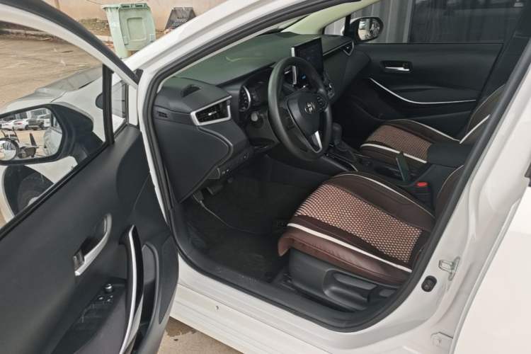 Used Toyota Corolla 2021 Dual-Motor 1.8L E-CVT Elite Edition Driver Seat