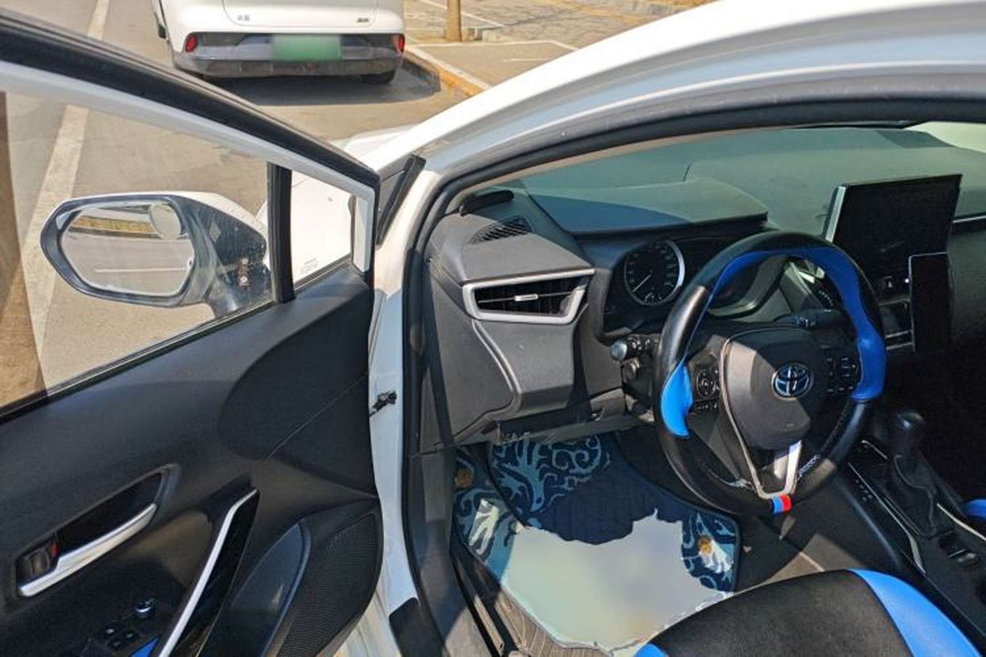 Used Toyota Corolla 2021 Dual-Motor 1.8L E-CVT Elite Edition Driver Seat