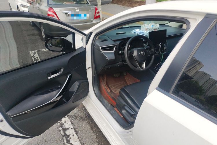 Used Toyota Corolla 2021 Dual-Motor 1.8L E-CVT Elite Edition Driver Seat