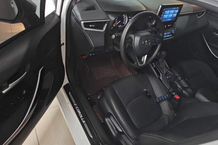 Used Toyota Corolla 2021 Dual-Motor 1.8L E-CVT Elite Edition Driver Seat