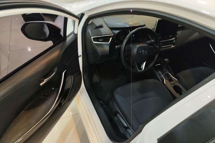 Used Toyota Corolla 2021 Dual-Motor 1.8L E-CVT Elite Edition Driver Seat