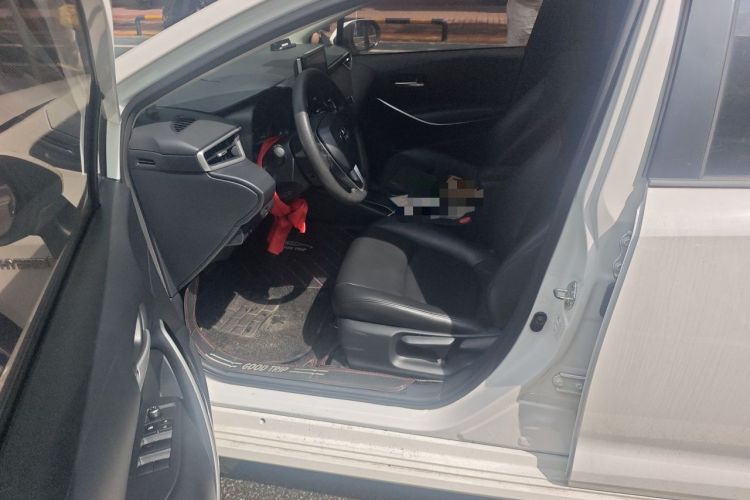 Used Toyota Corolla 2021 Dual-Motor 1.8L E-CVT Elite Edition Driver Seat