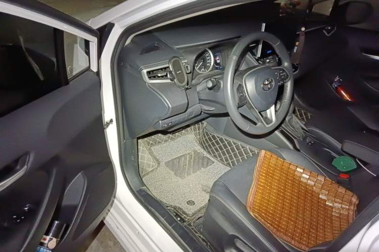 Used Toyota Corolla 2021 1.2T S-CVT Luxury Edition Driver Seat