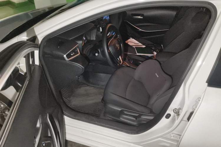 Used Toyota Corolla 2021 Dual-Motor 1.8L E-CVT Elite Edition Driver Seat