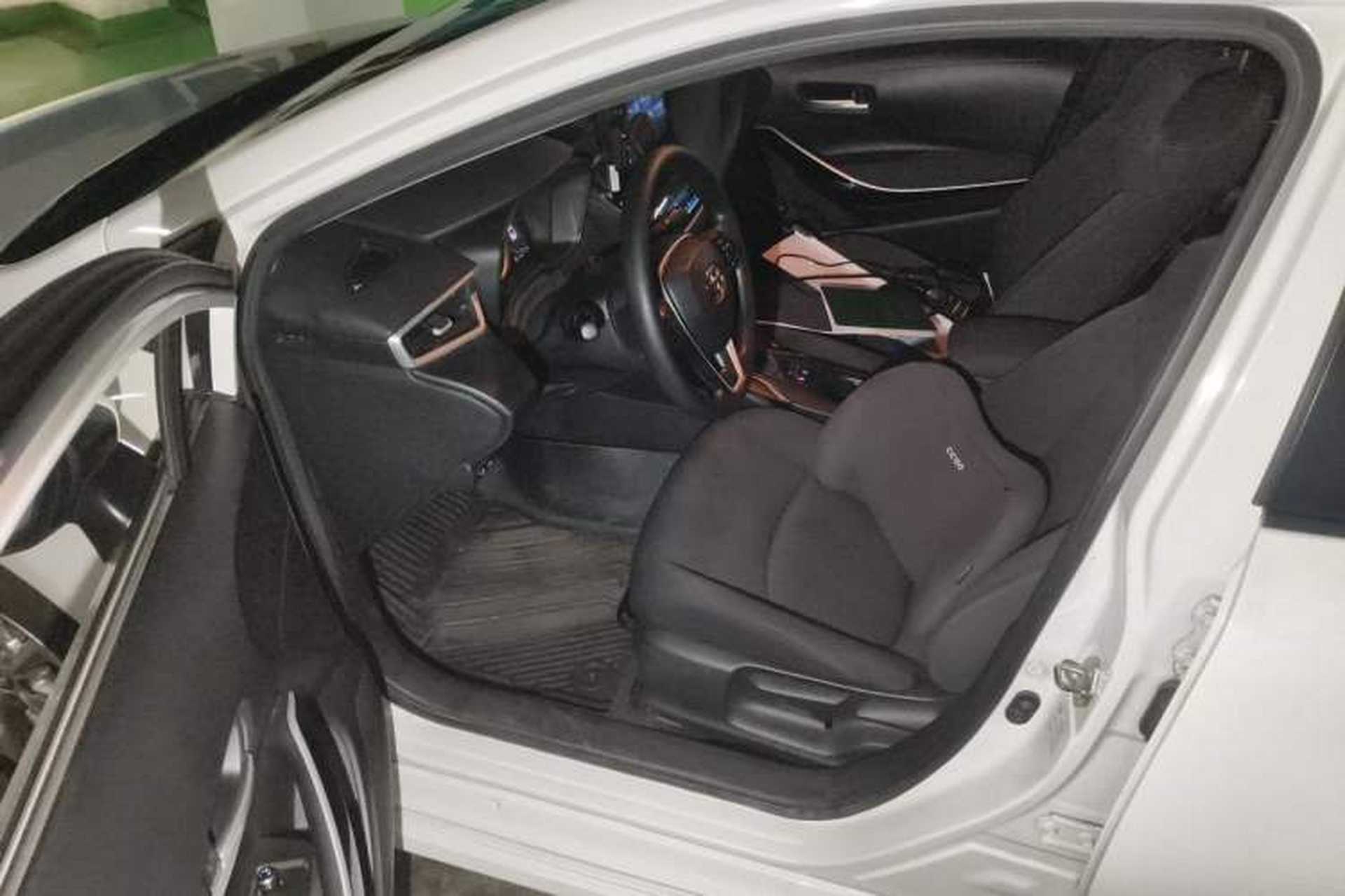 Used Toyota Corolla 2021 Dual-Motor 1.8L E-CVT Elite Edition Driver Seat