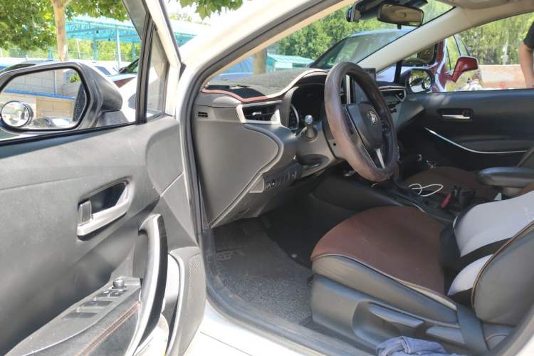 Used Toyota Corolla 2021 Dual-Motor 1.8L E-CVT Elite Edition Driver Seat