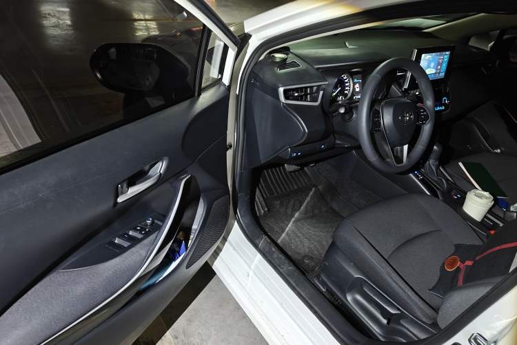 Used Toyota Corolla 2021 Dual-Motor 1.8L E-CVT Elite Edition Driver Seat