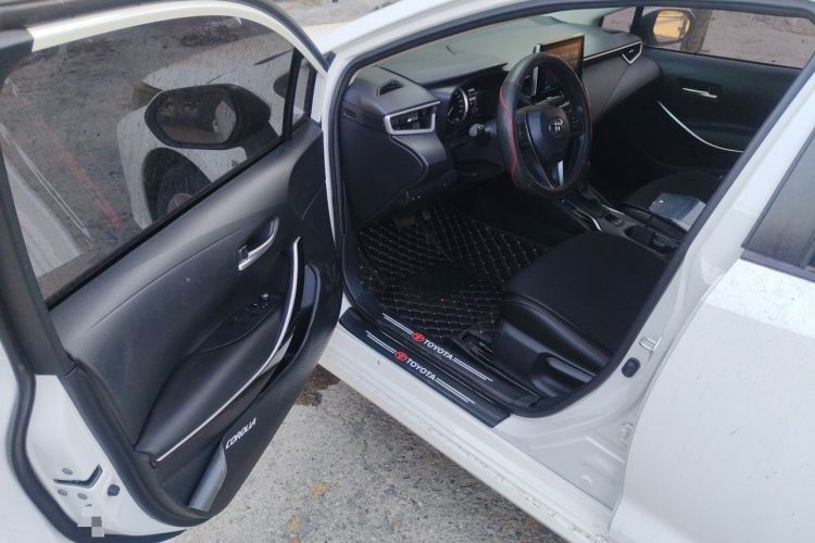 Used Toyota Corolla 2021 Dual-Motor 1.8L E-CVT Elite Edition Driver Seat