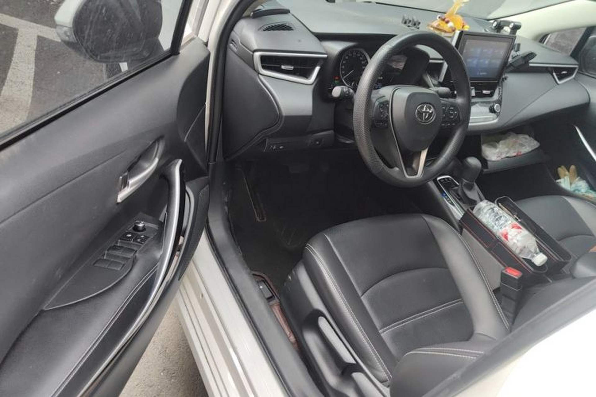 Used Toyota Corolla 2021 Dual-Motor 1.8L E-CVT Elite Edition Driver Seat