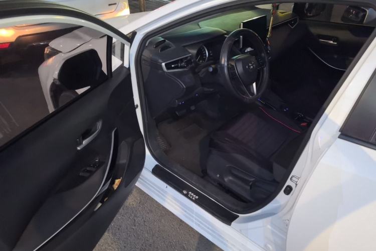 Used Toyota Corolla 2021 Dual-Motor 1.8L E-CVT Elite Edition Driver Seat