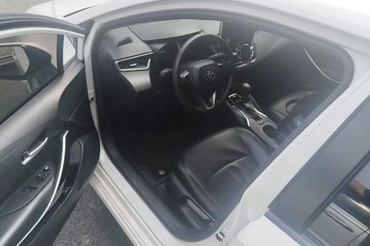Used Toyota Corolla 2021 Dual-Motor 1.8L E-CVT Elite Edition Driver Seat