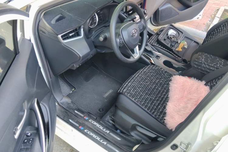 Used Toyota Corolla 2021 Dual-Motor 1.8L E-CVT Elite Edition Driver Seat