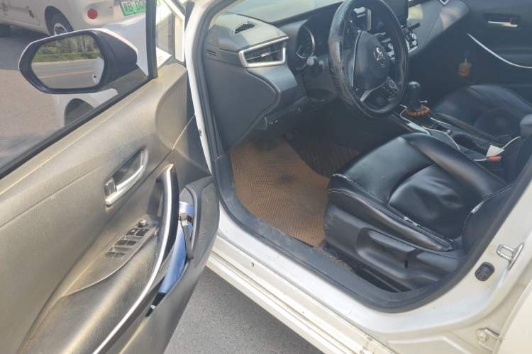 Used Toyota Corolla 2021 Dual-Motor 1.8L E-CVT Elite Edition Driver Seat