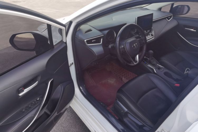 Used Toyota Corolla 2021 Dual-Motor 1.8L E-CVT Elite Edition Driver Seat