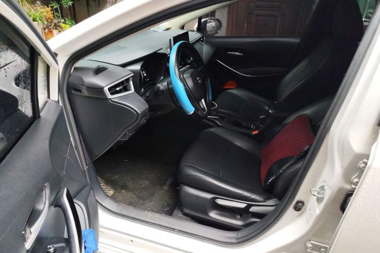 Used Toyota Corolla 2021 Dual-Motor 1.8L E-CVT Elite Edition Driver Seat