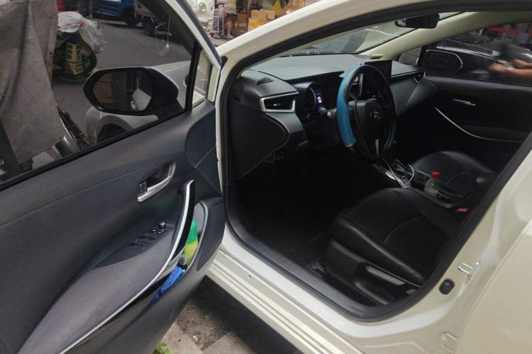 Used Toyota Corolla 2021 Dual-Motor 1.8L E-CVT Elite Edition Driver Seat