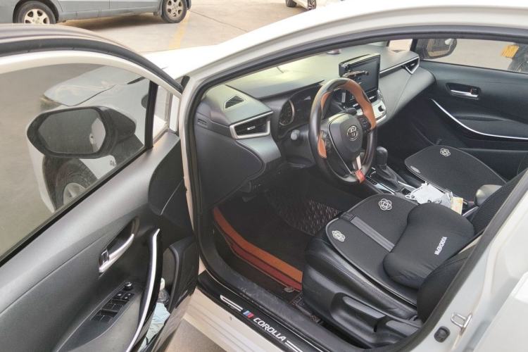 Used Toyota Corolla 2021 Dual-Motor 1.8L E-CVT Elite Edition Driver Seat