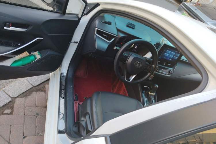 Used Toyota Corolla 2021 Dual-Motor 1.8L E-CVT Elite Edition Driver Seat