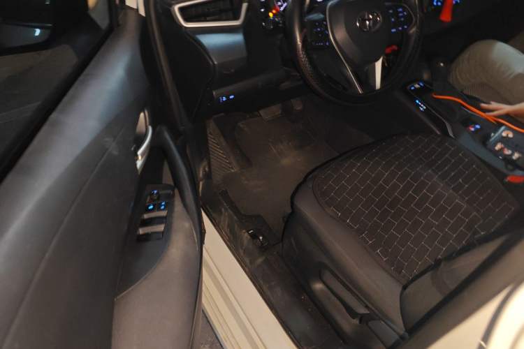 Used Toyota Corolla 2021 1.2T S-CVT Pioneer Edition Driver Seat