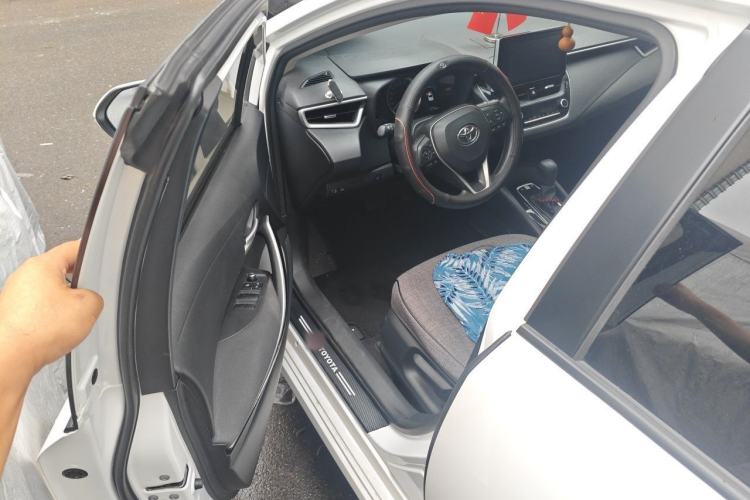 Used Toyota Corolla 2021 Dual-Motor 1.8L E-CVT Elite Edition Driver Seat