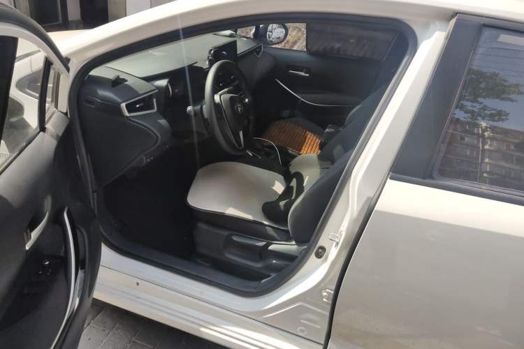 Used Toyota Corolla 2021 Dual-Motor 1.8L E-CVT Elite Edition Driver Seat