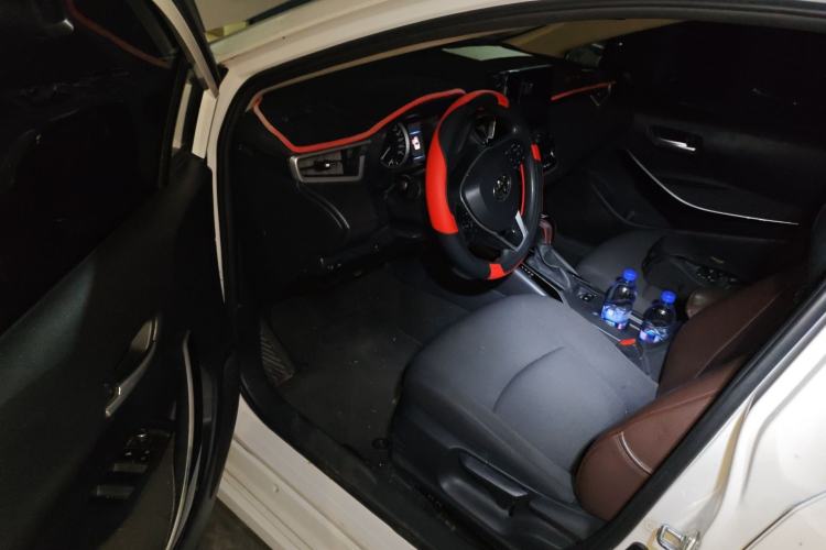 Used Toyota Corolla 2021 Dual-Motor 1.8L E-CVT Elite Edition Driver Seat