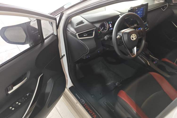 Used Toyota Corolla 2021 Dual-Motor 1.8L E-CVT Elite Edition Driver Seat