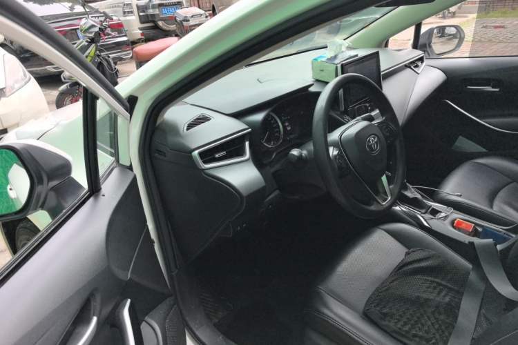 Used Toyota Corolla 2021 Dual-Motor 1.8L E-CVT Elite Edition Driver Seat